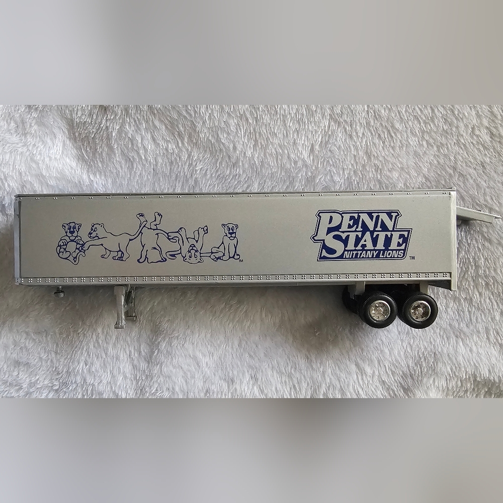 2001 Die-cast Penn State semi truck - Picture 8 of 10